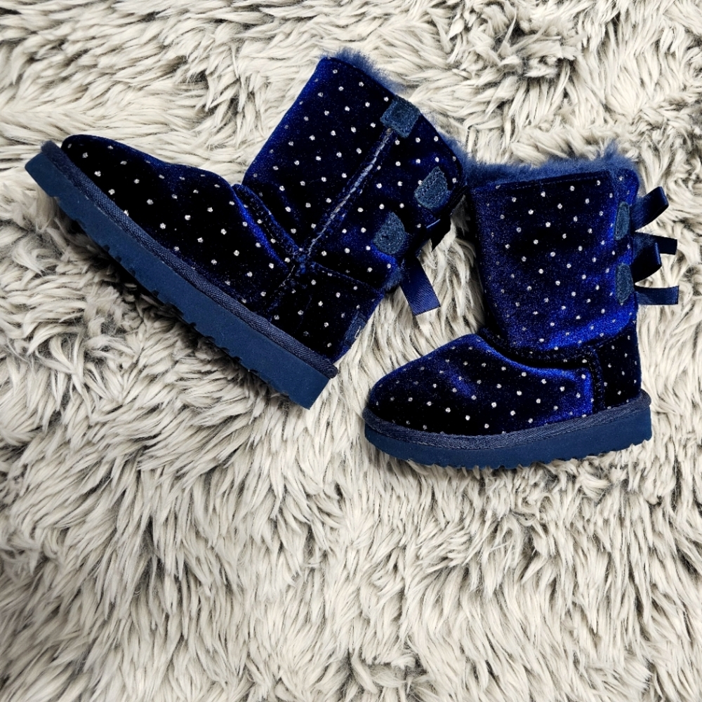 UGGs Starberry toddler size 7, velvet royal blue